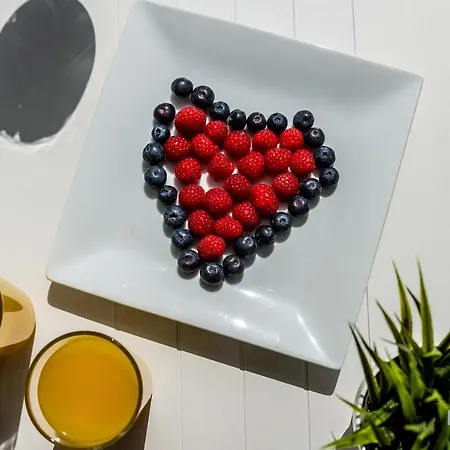 Newly Built 3-bdrm Luxury W/ Stunning Sea Views Apartment *