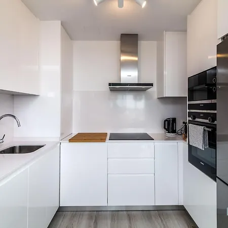 Newly Built 3-bdrm Luxury W/ Stunning Sea Views شقة إِستيبونا