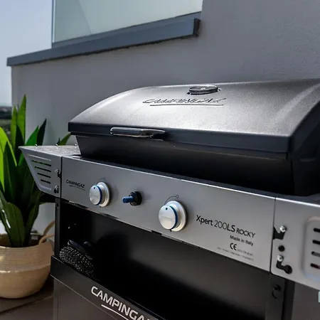 Newly Built 3-bdrm Luxury W/ Stunning Sea Views *