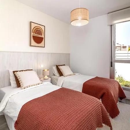 Newly Built 3-bdrm Luxury W/ Stunning Sea Views