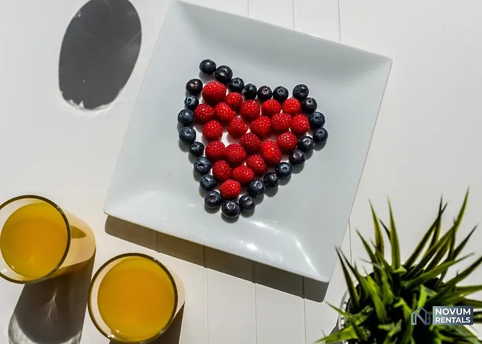 Newly Built 3-bdrm Luxury W/ Stunning Sea Views Apartment *